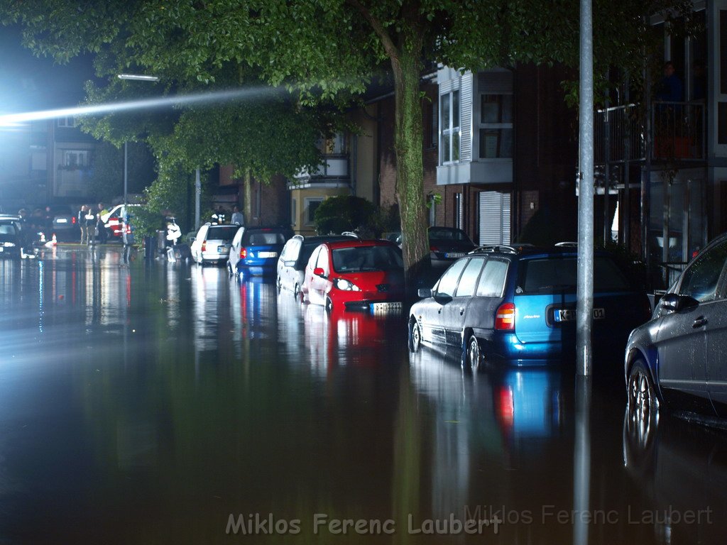 Wasserrohrbruch Koeln Longerich Stommelerstr P023.JPG